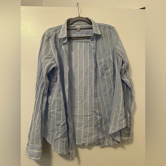 GAP Tops - Women's Gap Long Sleeve Button Up Shirt stripped blue & white